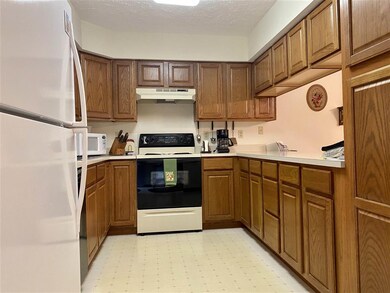 320 W South St, Tipton, IN 46072 - photo 7