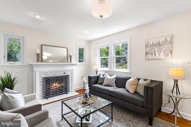 4537 S Chelsea Ln, Bethesda, MD 20814 - photo 4