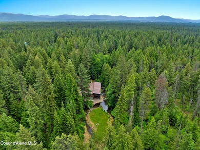 016-AerialWestSideOfHomeFacingEast