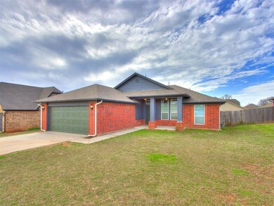 View of front facade featuring a front lawn and a 