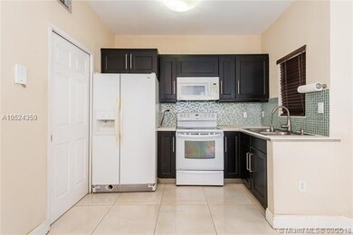18320 NW 68th Ave unit I, Hialeah, FL 33015 - photo 6