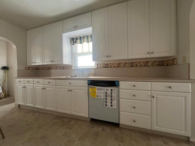 3125 Summers Ln, Klamath Falls, OR 97603 - photo 3