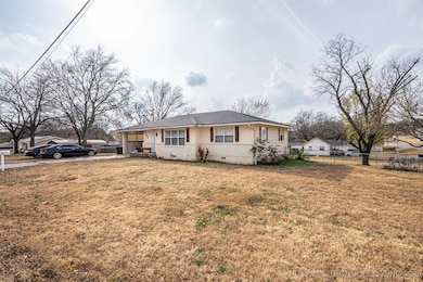 1402 W 10th St, Sulphur, OK 73086 - photo 3