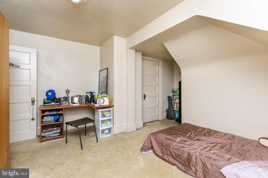 10 Englewood Rd, Baltimore, MD 21210 - photo 4