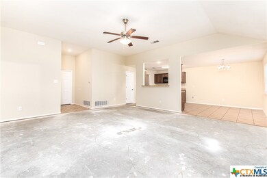 812 Leah Dr, Troy, TX 76579 - photo 4