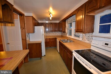 906 Central Ave, Sykesville, MD 21784 - photo 5