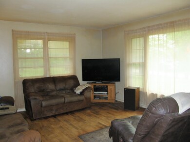 60231_3_LivingRm