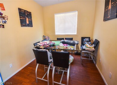 Bonus Dining/Den/Office Room off of Living Room