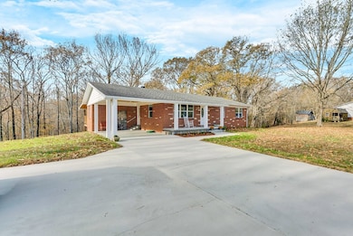 1749 Walker Hill Rd, Celina, TN 38551 - photo 3