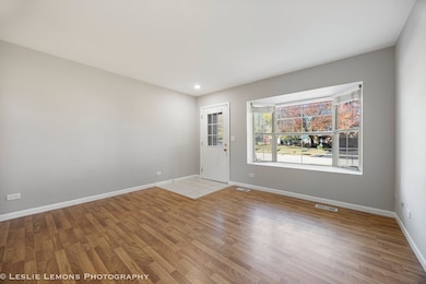 313 Cromwell Ct, Westmont, IL 60559 - photo 3