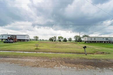 2518 Claude Leblanc Rd, New Iberia, LA 70560 - photo 2