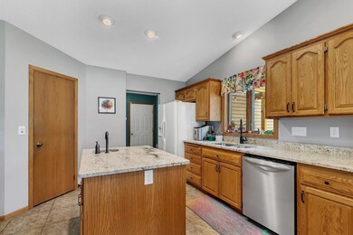 521 15th St N, Sauk Rapids, MN 56379 - photo 5