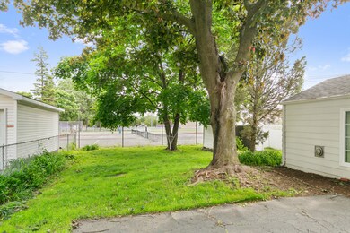 201 N Martin Ave, Waukegan, IL 60085 - photo 4