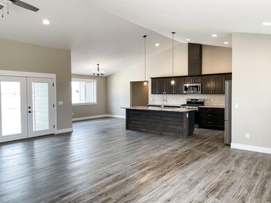 Similar Living to Kitchen