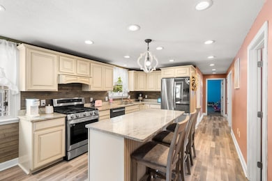 17 Cedar St, Hudson, NH 03051 - photo 2