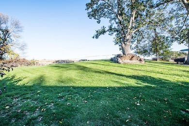 1021 Eastern Dr SE, Cedar Rapids, IA 52403 - photo 2