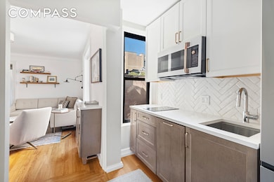 The Chelsea Arms unit 5I, New York, NY 10011 - photo 4