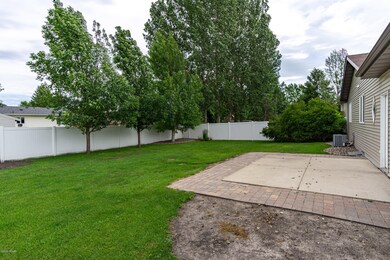 Concrete/paver patio