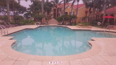 Pool & Pavillon