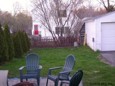 63 Cuthbert St, Schenectady, NY 12302 - photo 3