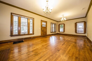 6 Living Room