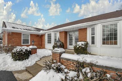 3-web-or-mls-2672-mccutcheon-rd