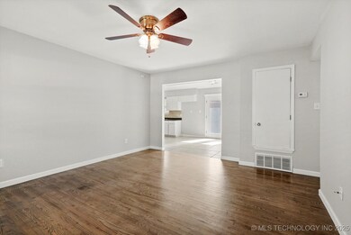 13803 S Hickory St, Glenpool, OK 74033 - photo 2