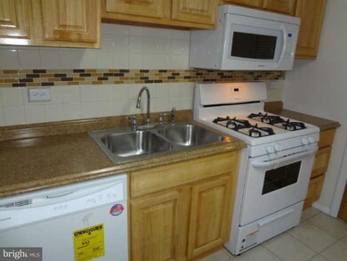 440 Burbank Ct, Halethorpe, MD 21227 - photo 6