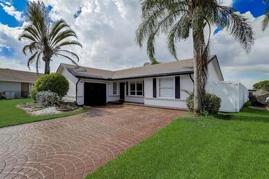 9387 Richmond Cir, Boca Raton, FL 33434 - photo 2