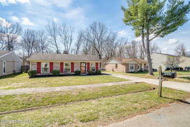 6902 John Paul Ln, Louisville, KY 40229 - photo 4