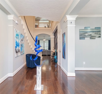 Foyer as you walk in