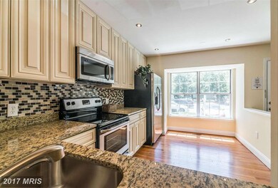 18240 Fox Chase Cir, Olney, MD 20832 - photo 2