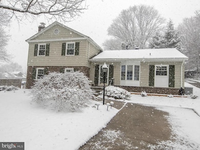 6808 Lamp Post Ln, Alexandria, VA 22306 - photo 2