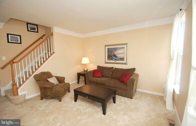 42530 Neighborly Ln, Chantilly, VA 20152 - photo 6