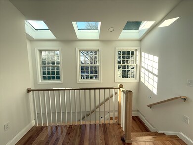 4 Cliff Ave unit 2, Newport, RI 02840 - photo 4