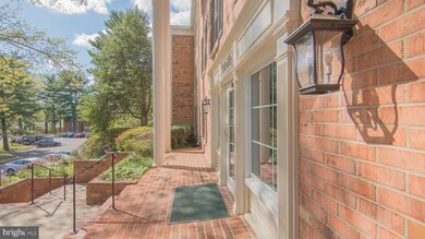 7640 Tremayne Place unit 105, McLean, VA 22102 - photo 3