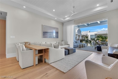 201 8th St S unit 311, Naples, FL 34102 - photo 3