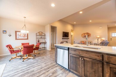 2933NWHemlockLn-34