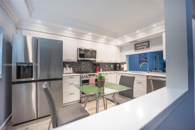 4000 Crystal Lake Dr unit 114, Pompano Beach, FL 33064 - photo 3