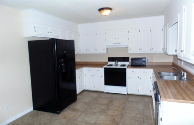 204 Charlotte Dr, Shelbyville, TN 37160 - photo 3