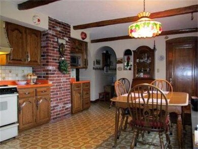 128 Houghton St, Worcester, MA 01604 - photo 4