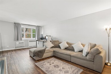 Lindenwood Village Section C unit 1F, Howard Beach, NY 11414 - photo 5