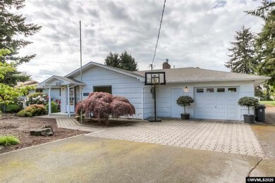 2121 SE Laura Ln, Dallas, OR 97338 - photo 2