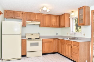 9 Birch Ln, Old Orchard Beach, ME 04064 - photo 3