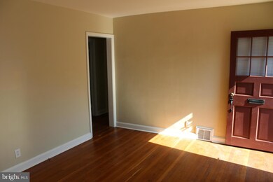 1048 Columbia Rd, Hagerstown, MD 21742 - photo 2