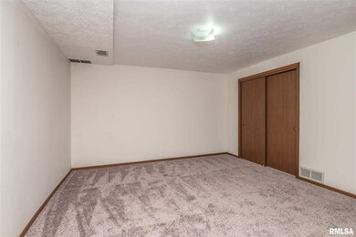2128 E 38th St, Davenport, IA 52807 - photo 7