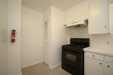 8807 Timberside Dr unit 7, Houston, TX 77025 - photo 4