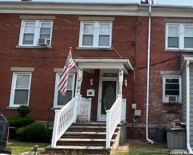 5 Columbia St, Farmingdale, NY 11735 - photo 2