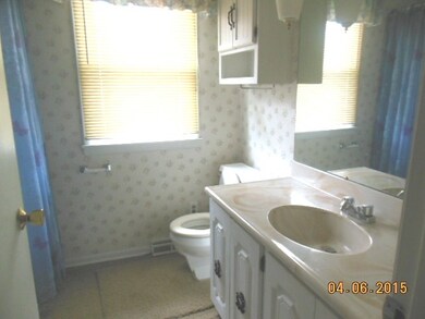 Full bath (6.6' x 7.6')