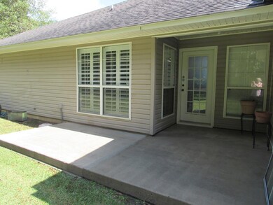 320 Pearson Ln, Douglas, GA 31533 - photo 2